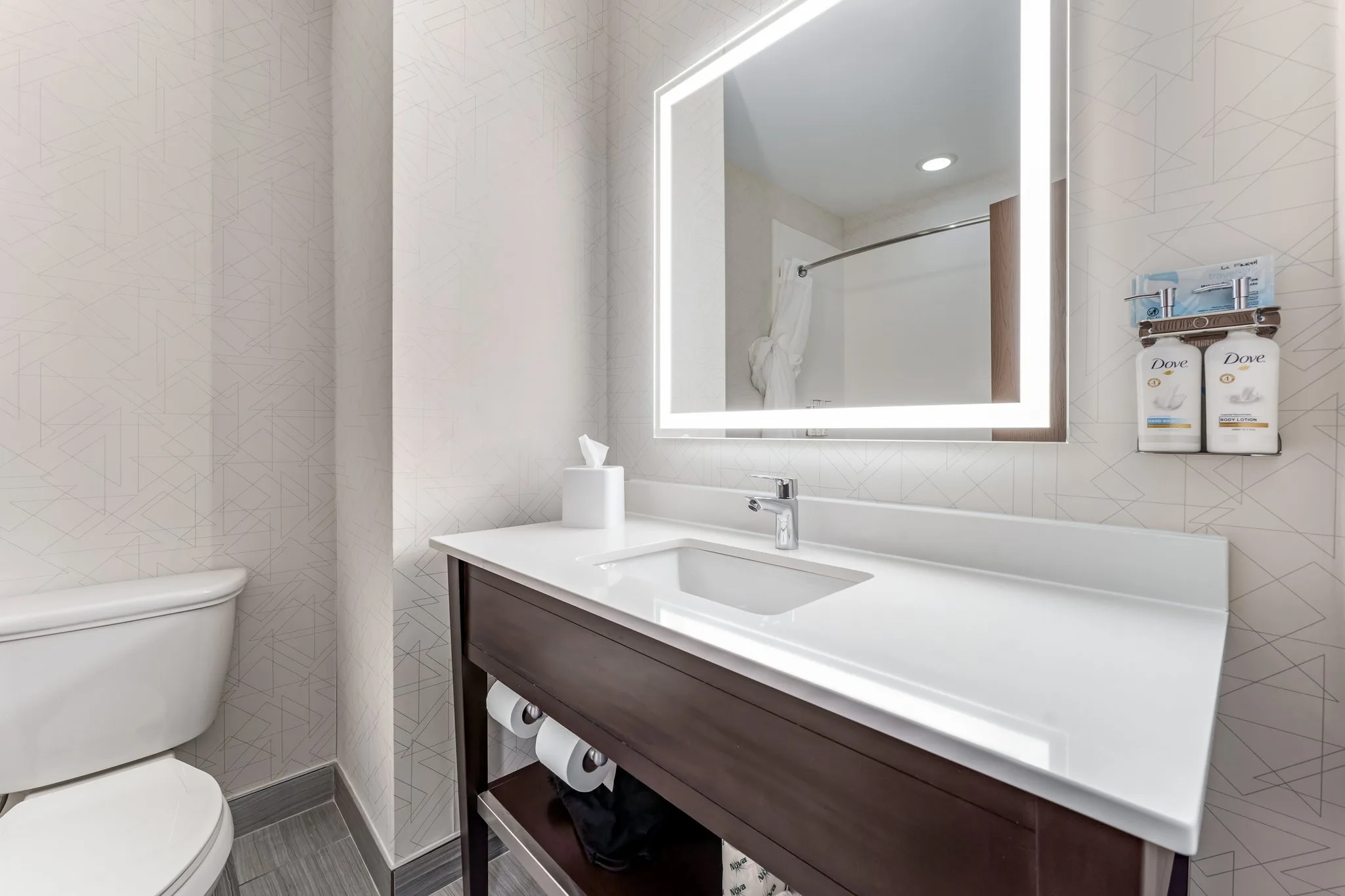 Holiday Inn Express Pittsburgh E - Waterfront Dr by IHG gallery image