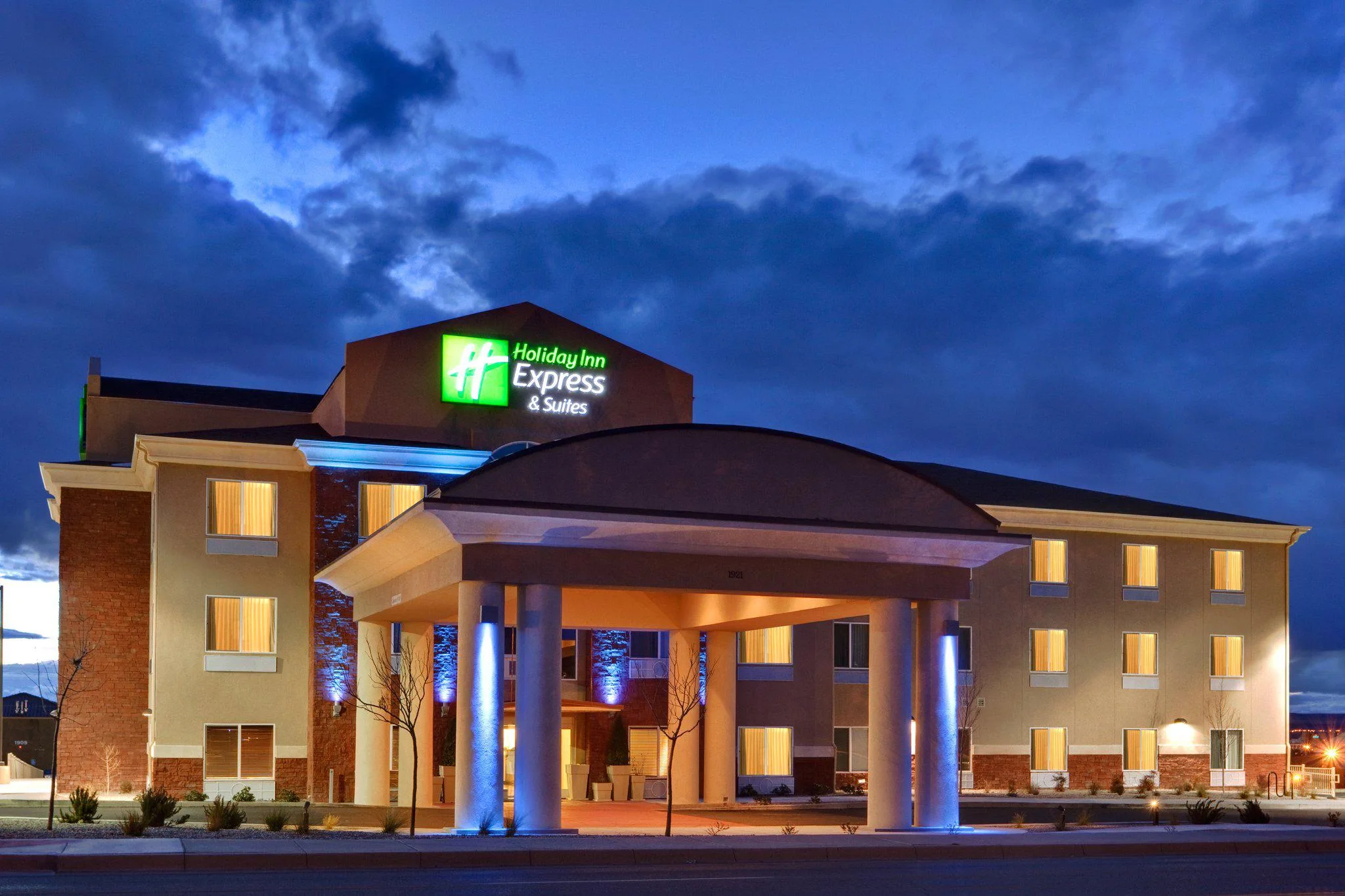 Holiday Inn Express & Suites Albuquerque Airport by IHG primary photo