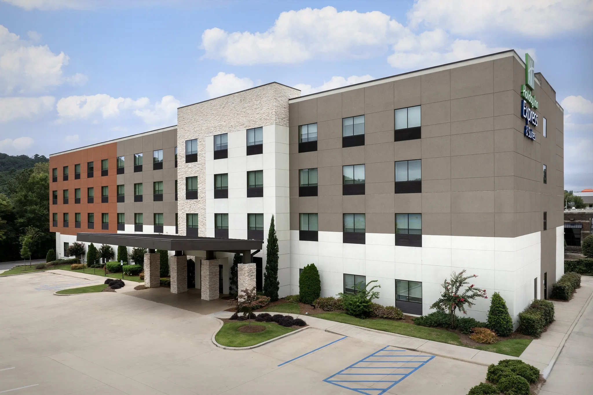 Holiday Inn Express & Suites Birmingham - Homewood by IHG