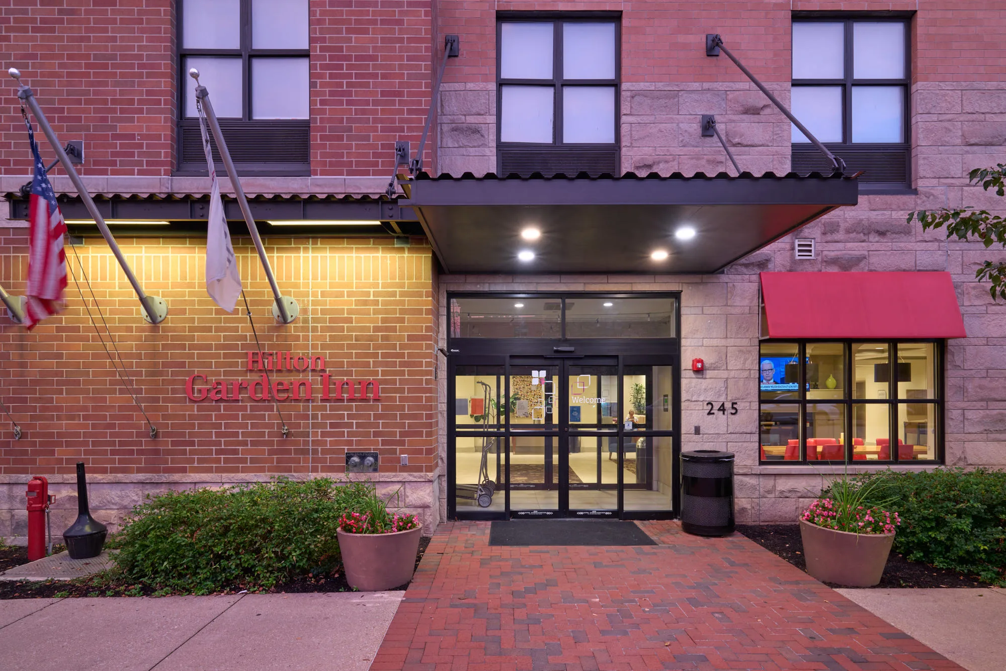 Holiday Inn Express & Suites Bloomington by IHG gallery image