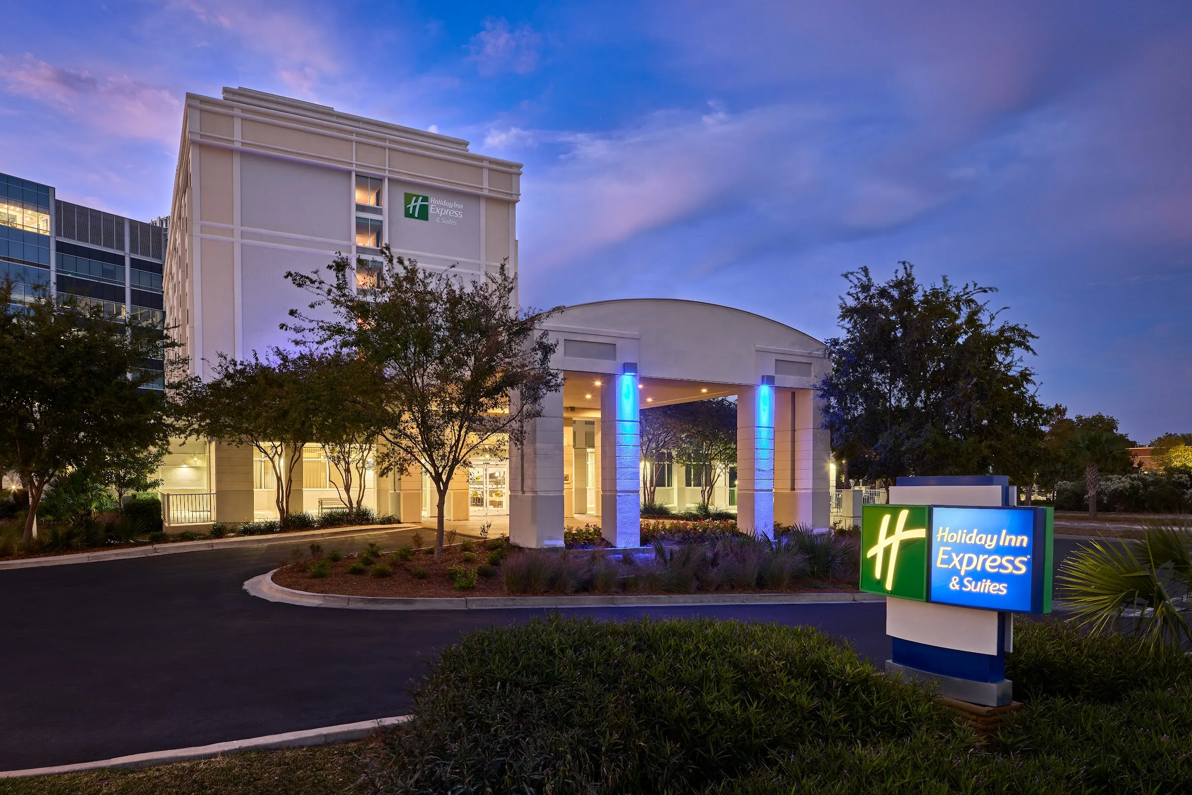 Holiday Inn Express & Suites Charleston Dwtn - Westedge by IHG gallery image