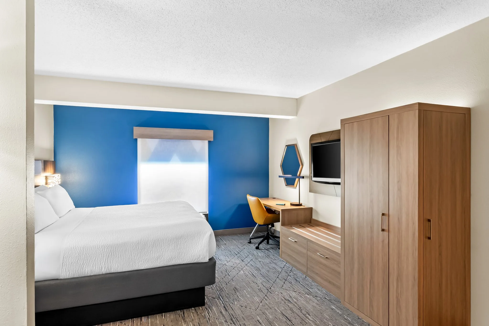 Holiday Inn Express & Suites Charleston-Southridge by IHG gallery image