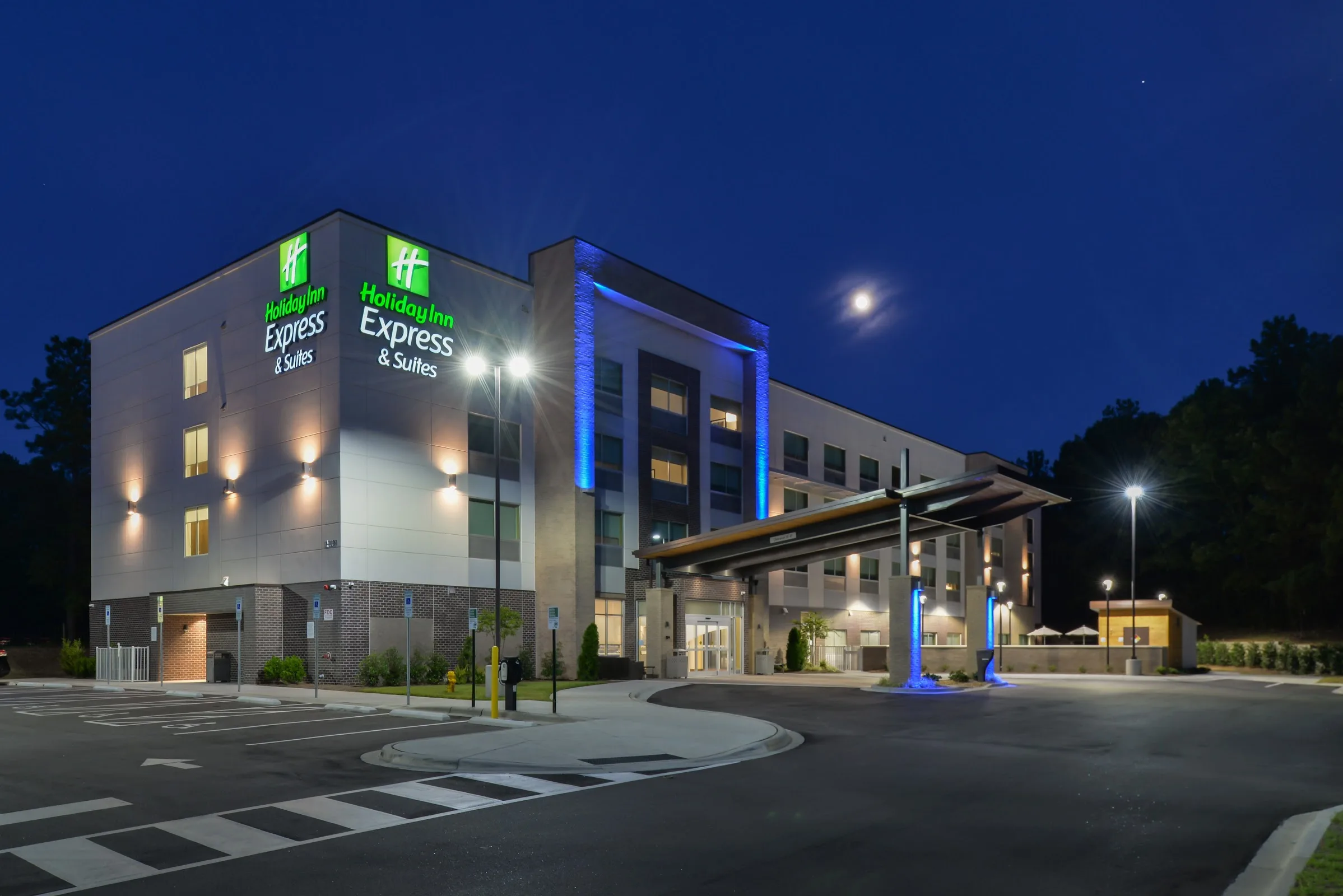 Holiday Inn Express & Suites Charlotte - Ballantyne by IHG primary photo