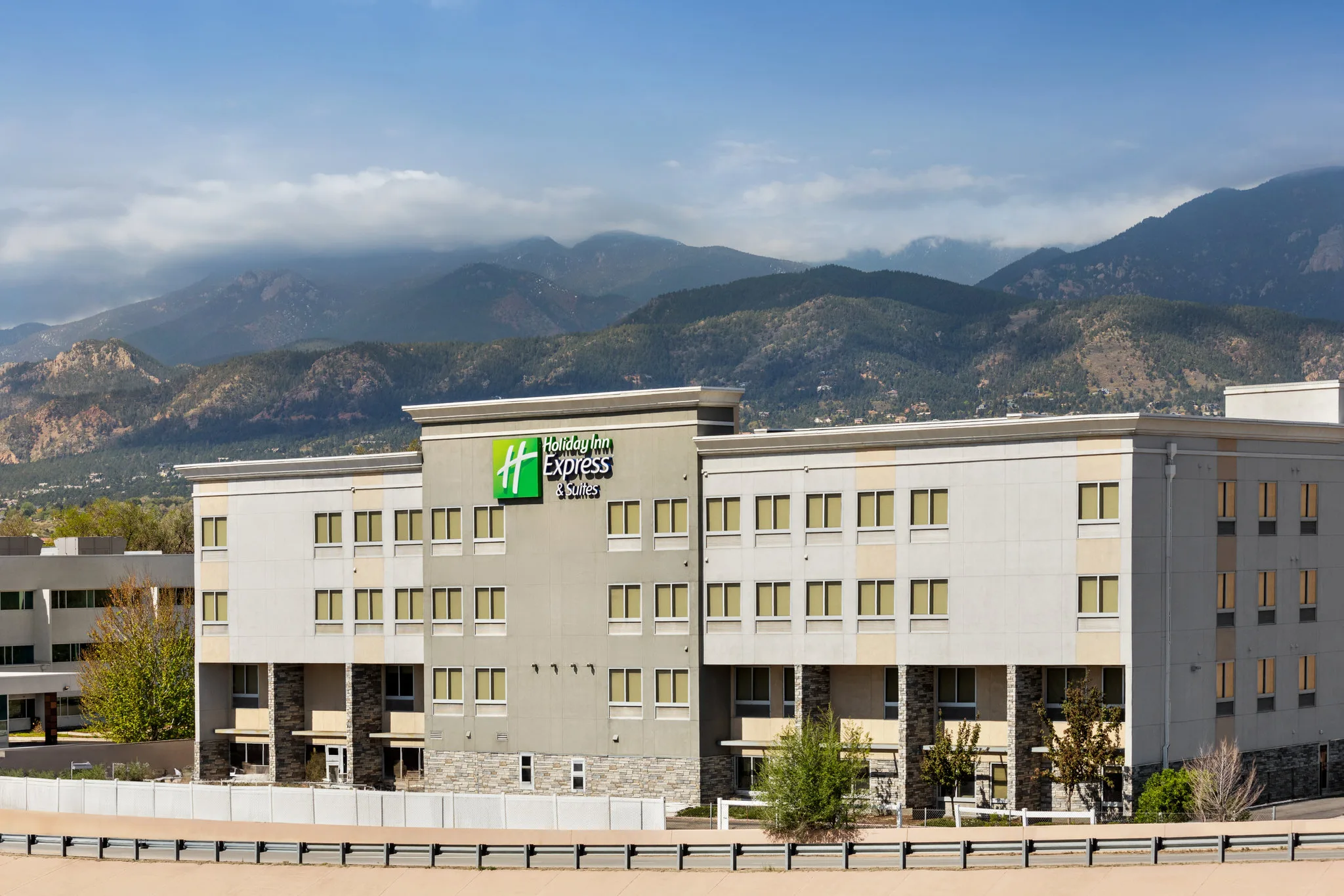 Holiday Inn Express & Suites Colorado Springs Central by IHG