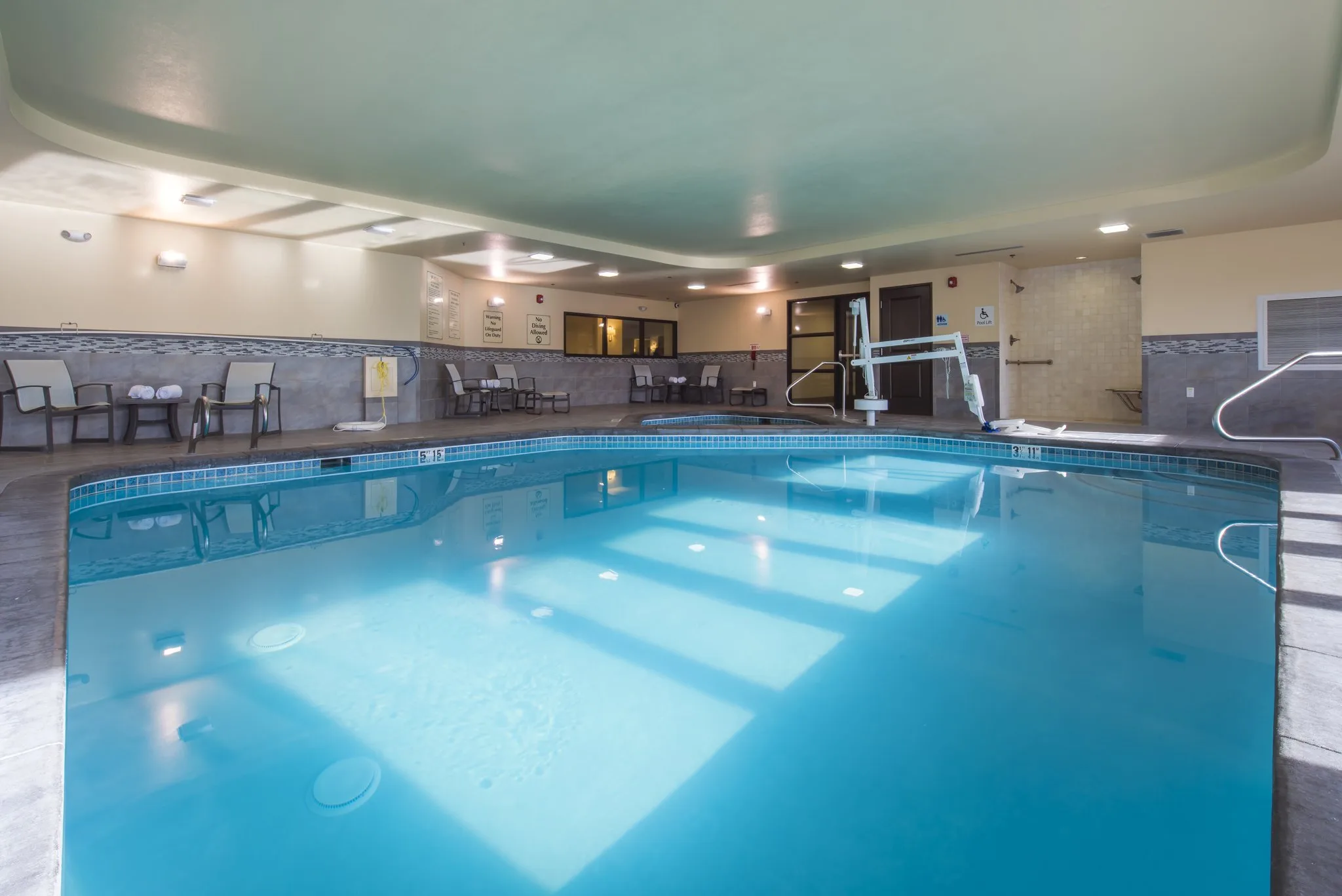Holiday Inn Express & Suites Colorado Springs Central by IHG gallery image