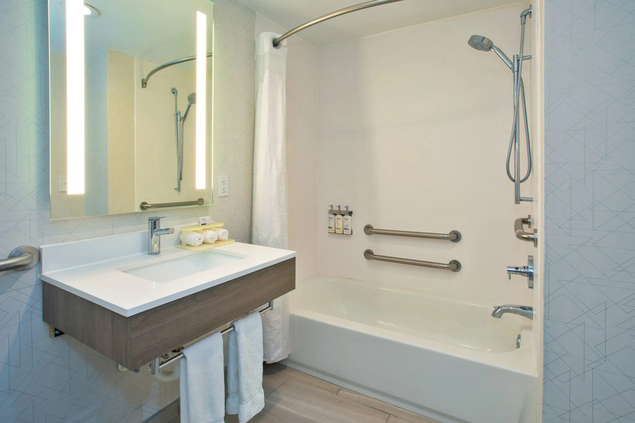 Holiday Inn Express & Suites Dover gallery image