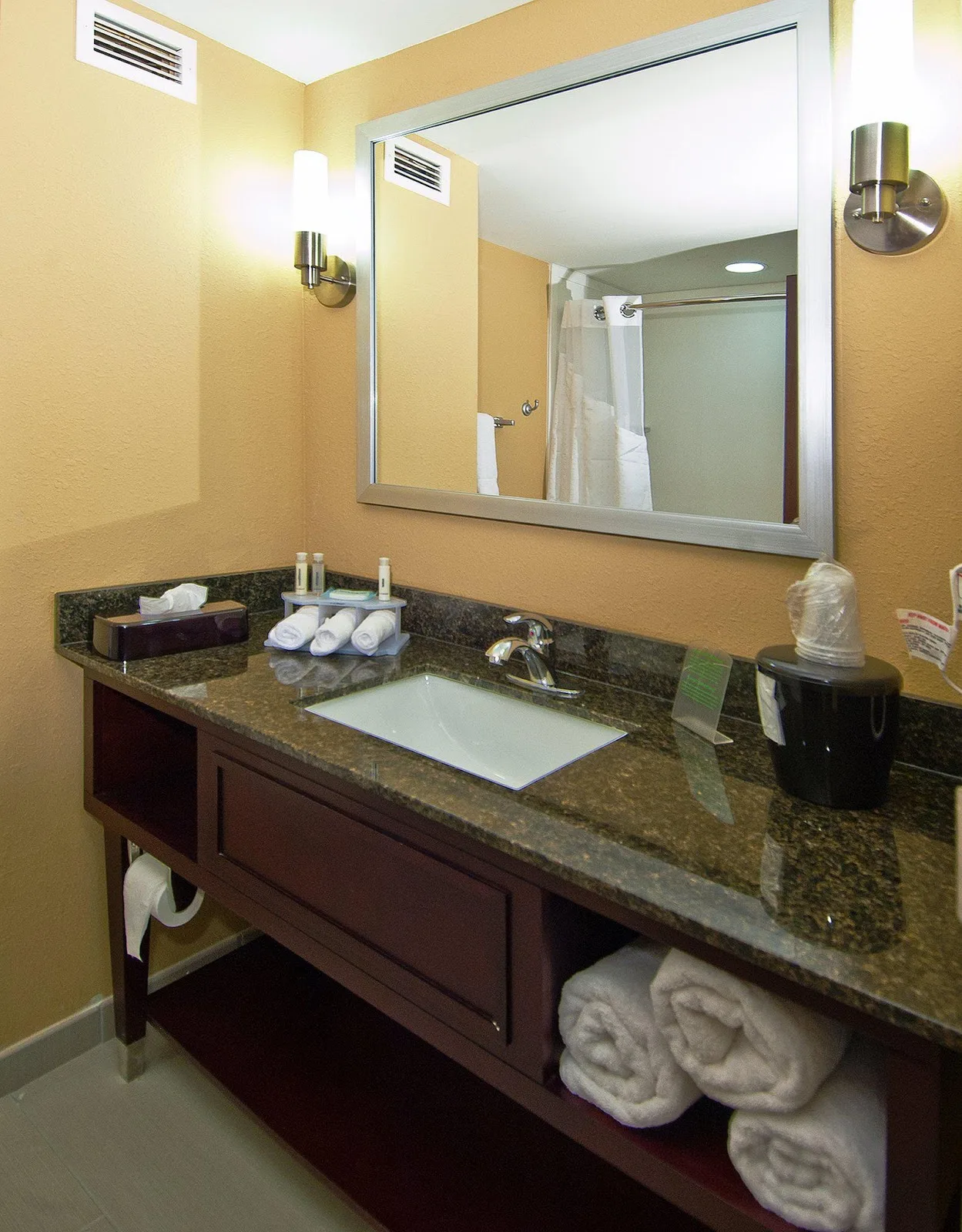 Holiday Inn Express & Suites Jackson/Pearl Intl Airport by IHG gallery image