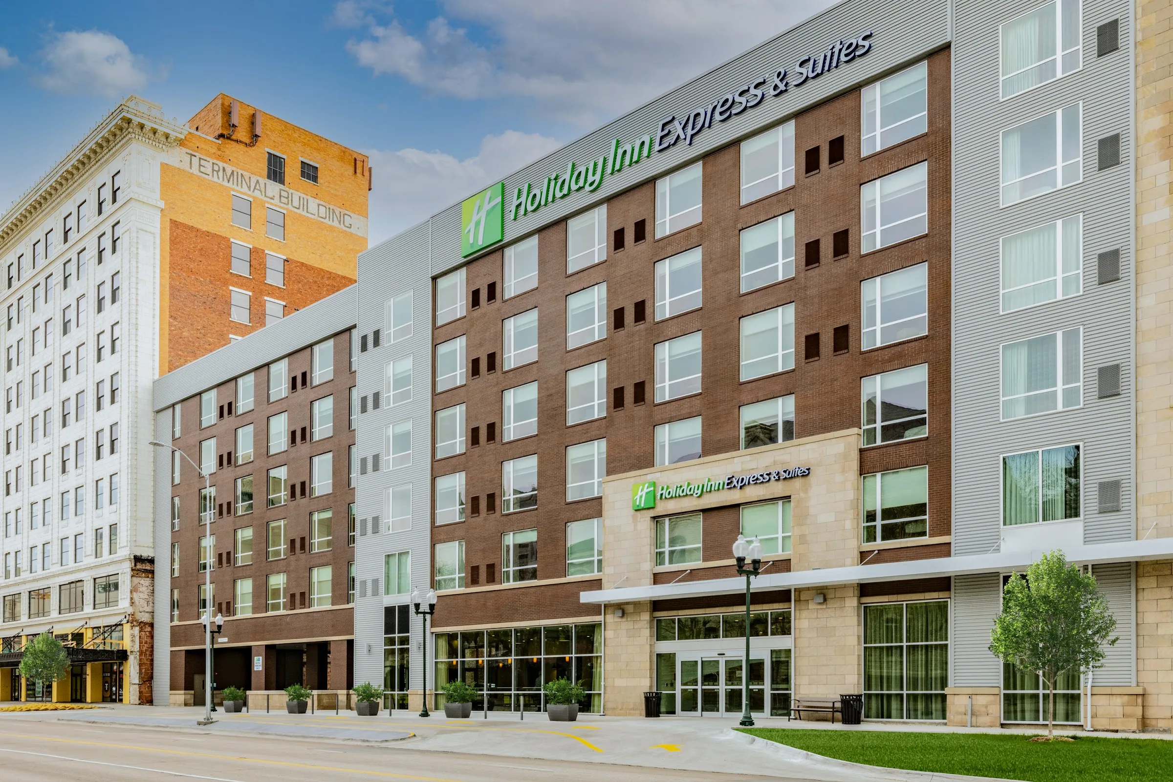 Holiday Inn Express & Suites Lincoln Downtown, an IHG Hotel gallery image