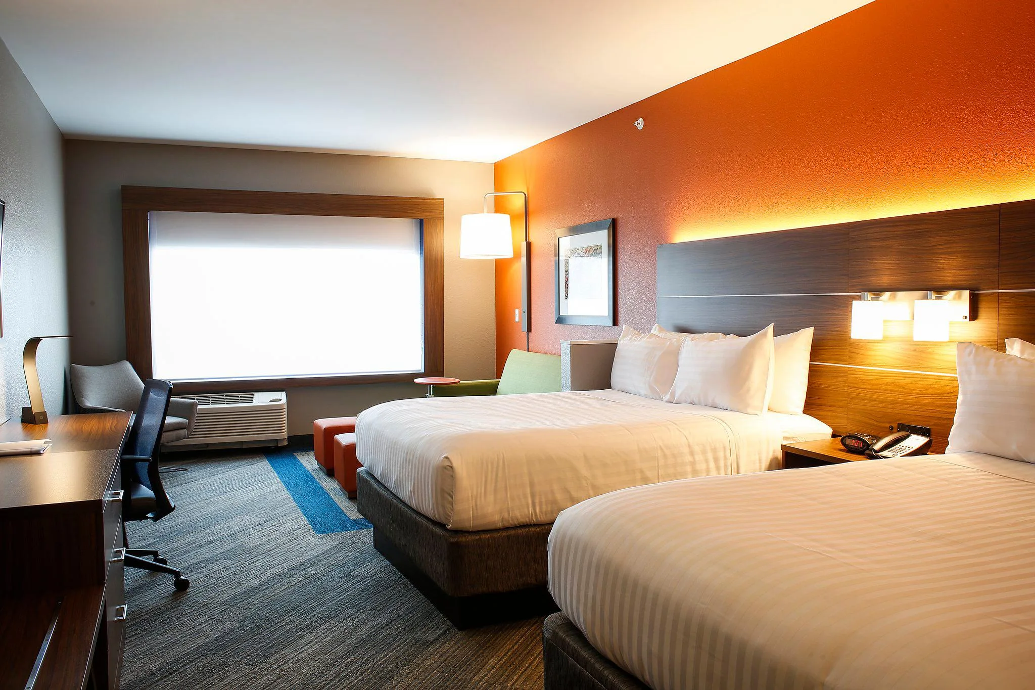 Holiday Inn Express & Suites Louisville Downtown by IHG gallery image