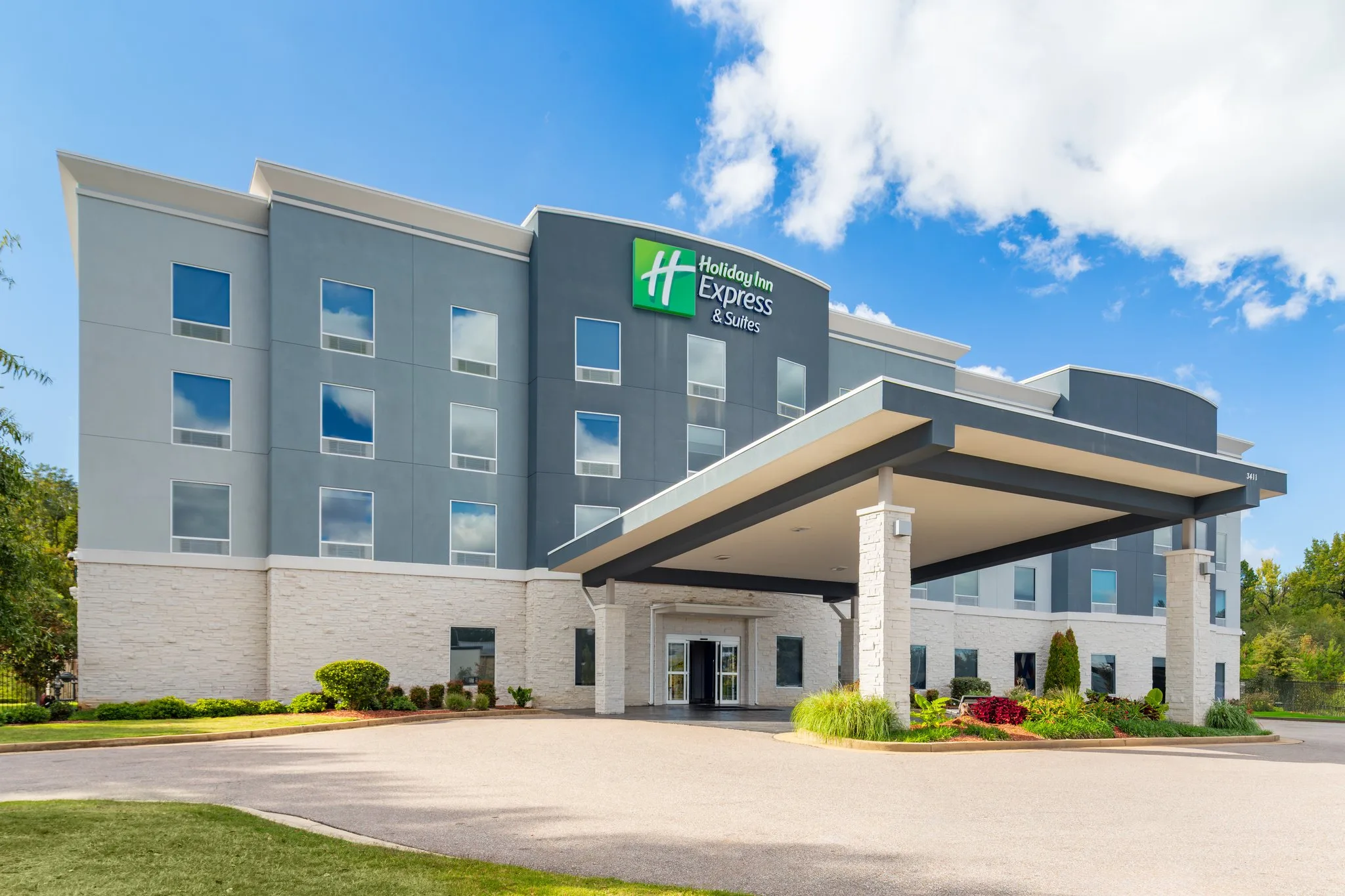 Holiday Inn Express Memphis Airport: A Tactical Staging Anchor