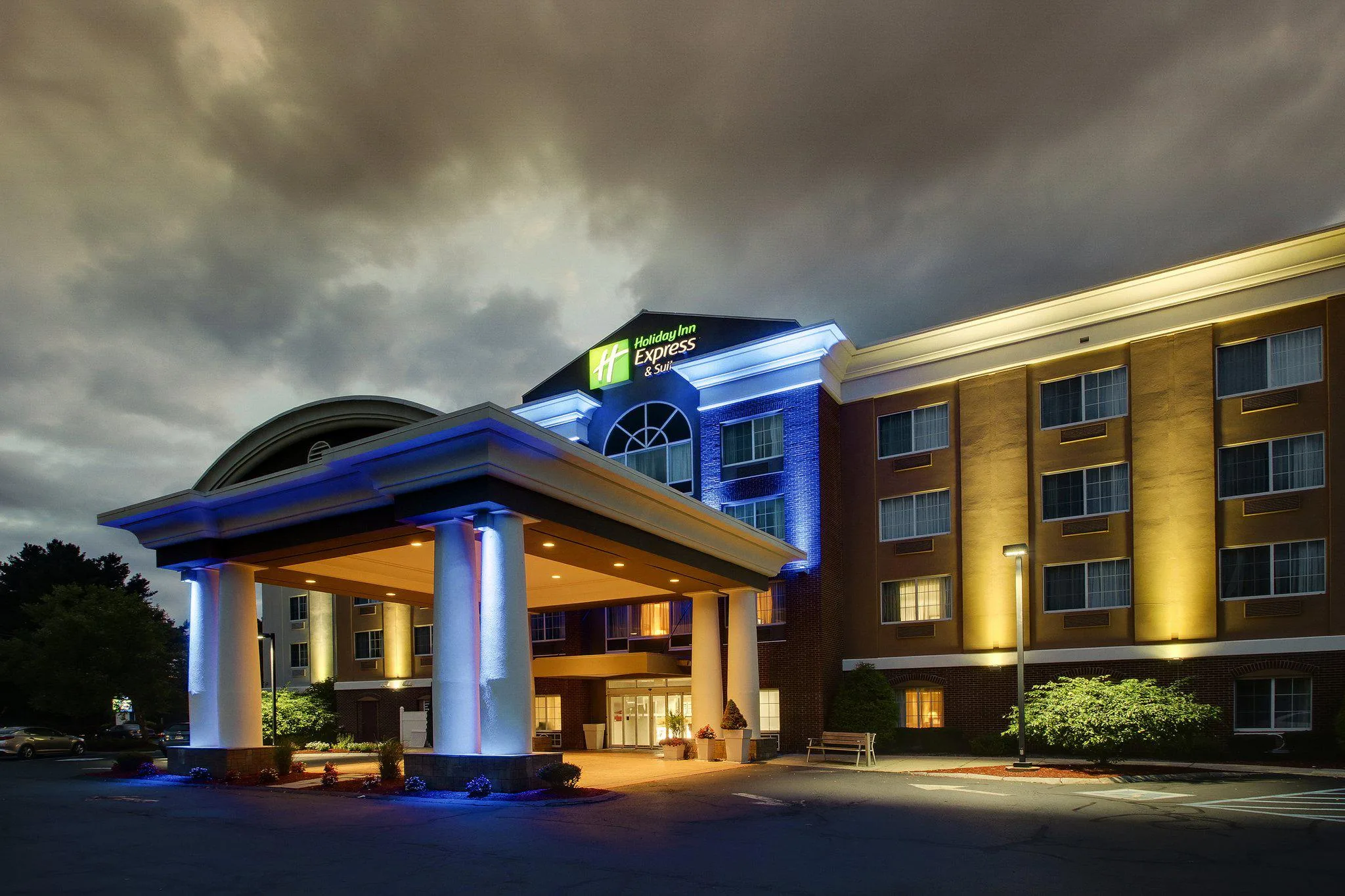 Holiday Inn Express & Suites Middleboro Raynham by IHG