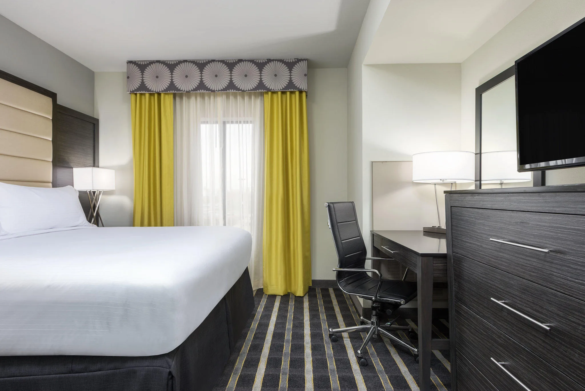 Holiday Inn Express & Suites Norman by IHG gallery image