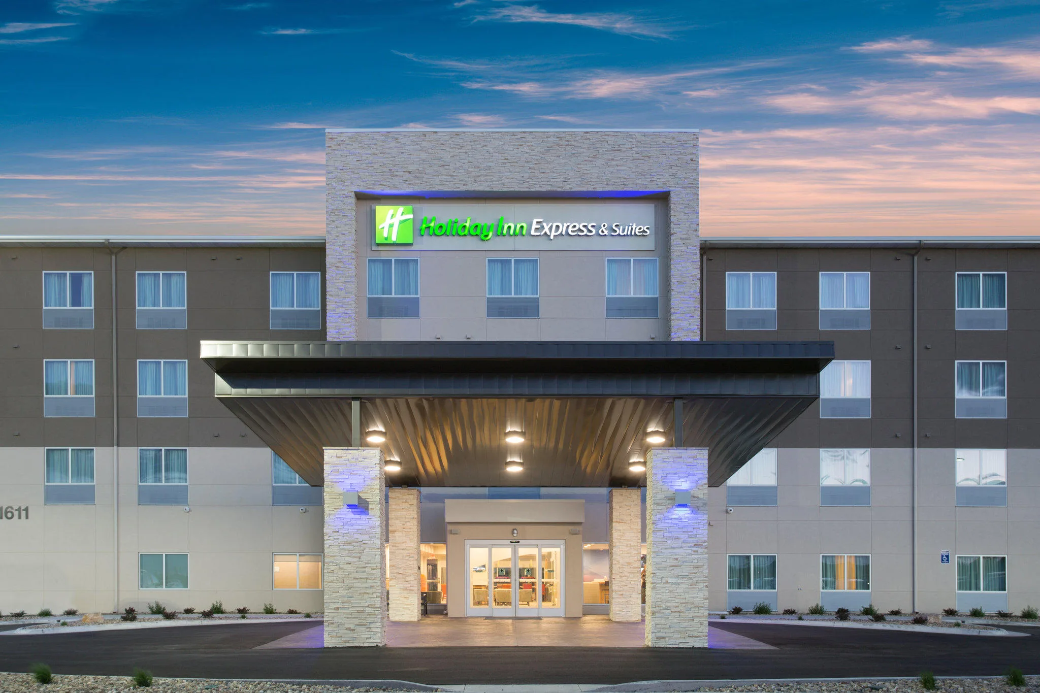 Holiday Inn Express & Suites Rapid City - Rushmore South by IHG primary photo