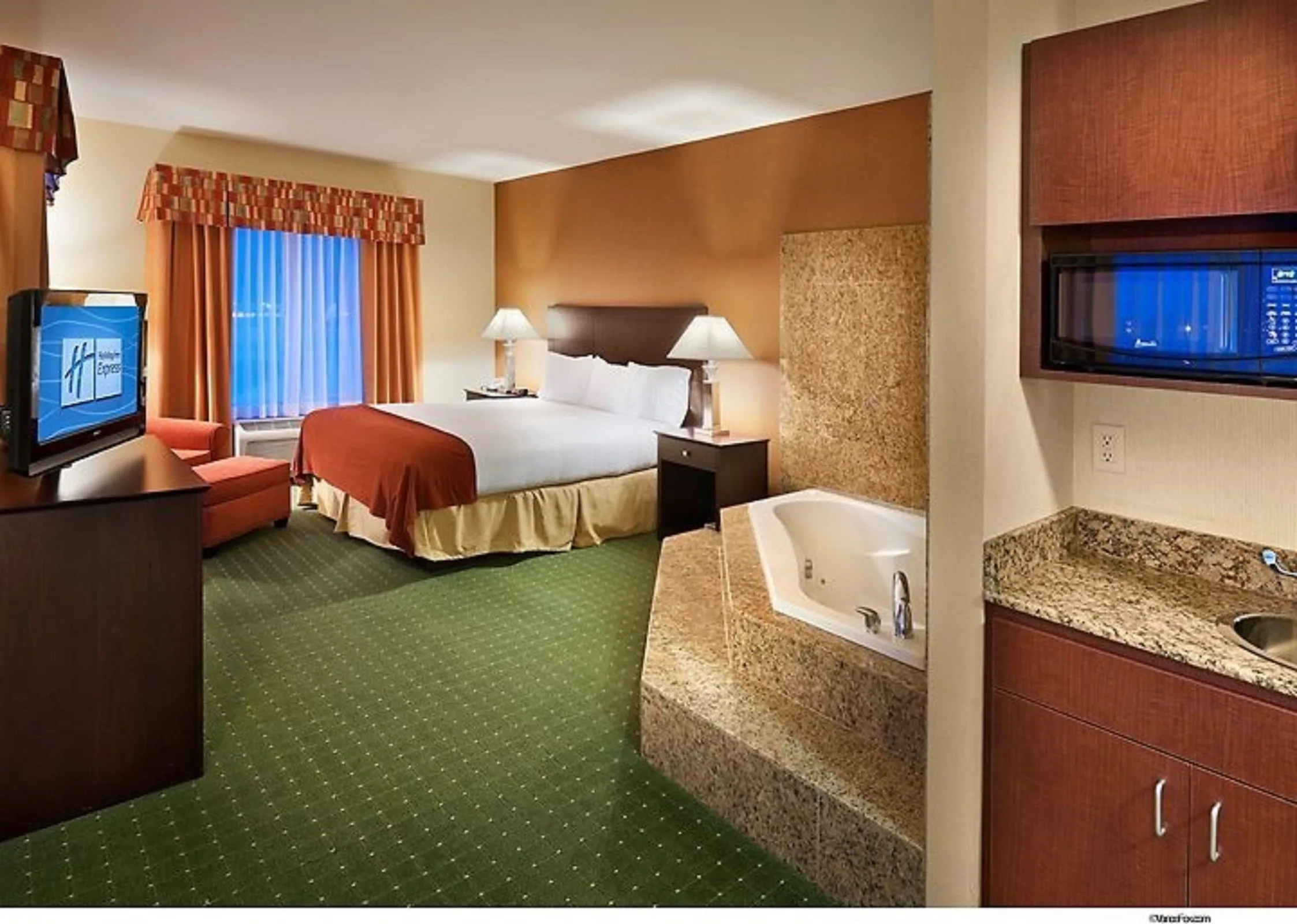 Holiday Inn Express & Suites Reno Airport by IHG gallery image