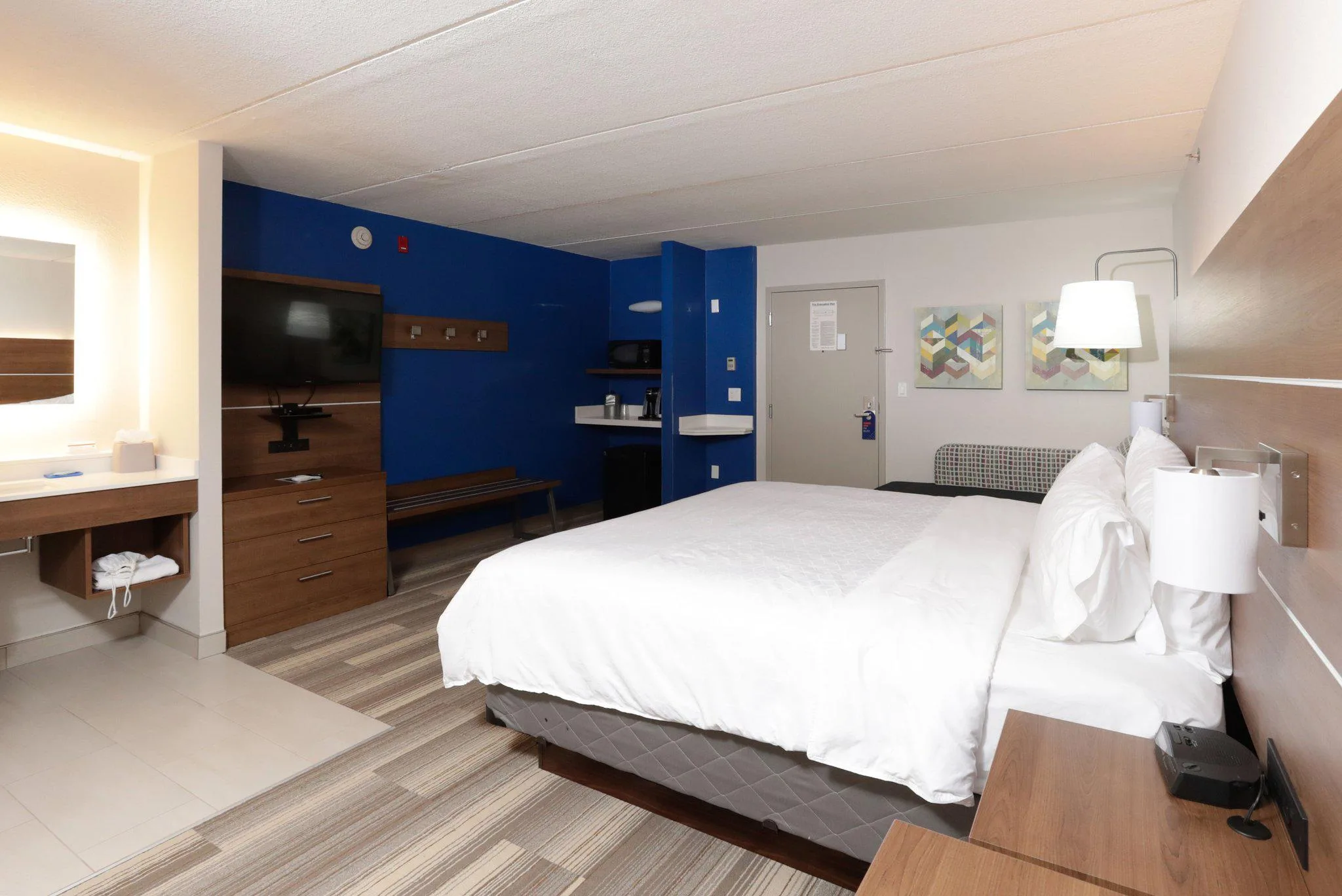 Holiday Inn Express & Suites Tempe by IHG gallery image
