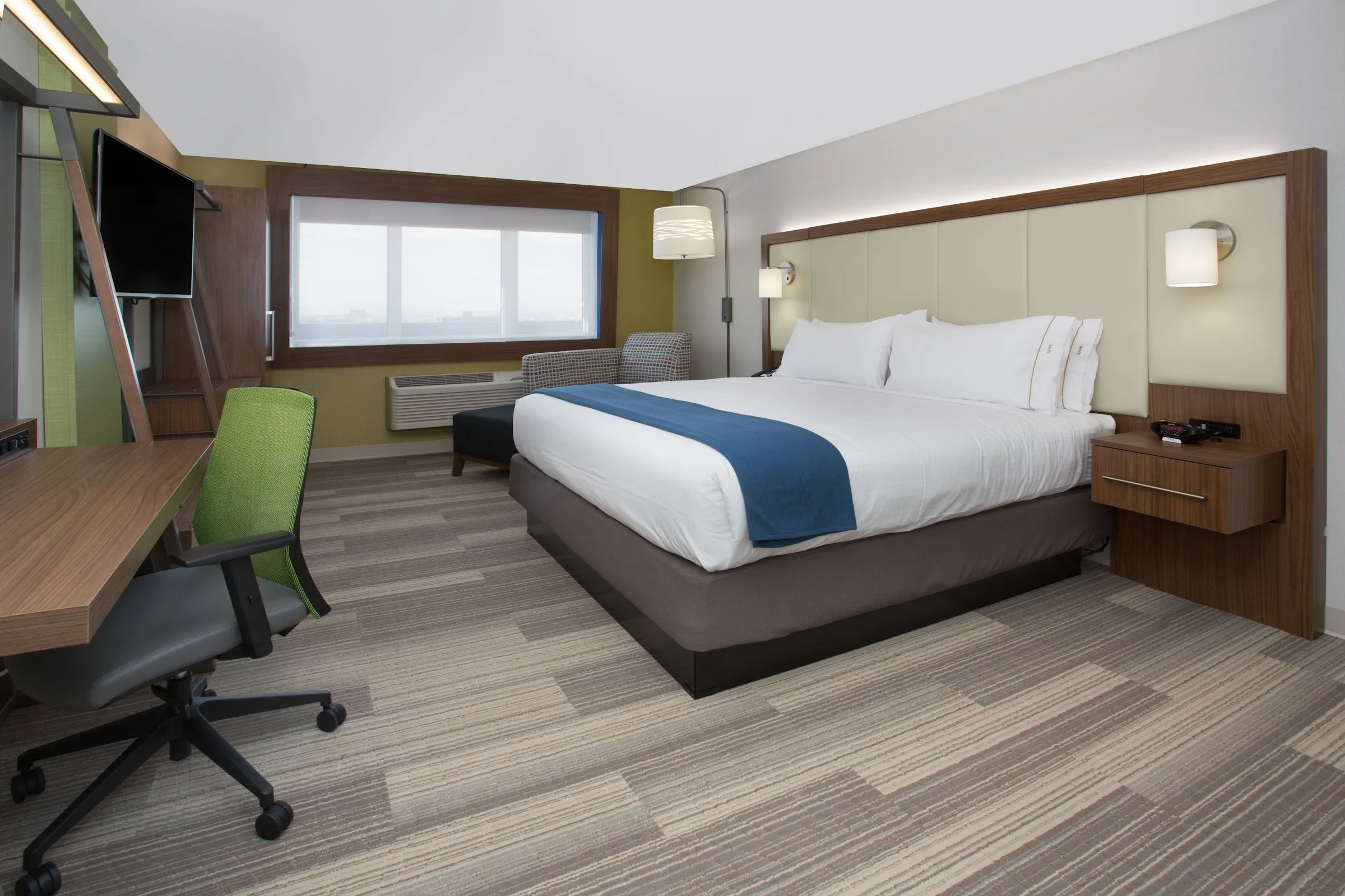 Holiday Inn Express & Suites Tulsa Downtown by IHG gallery image