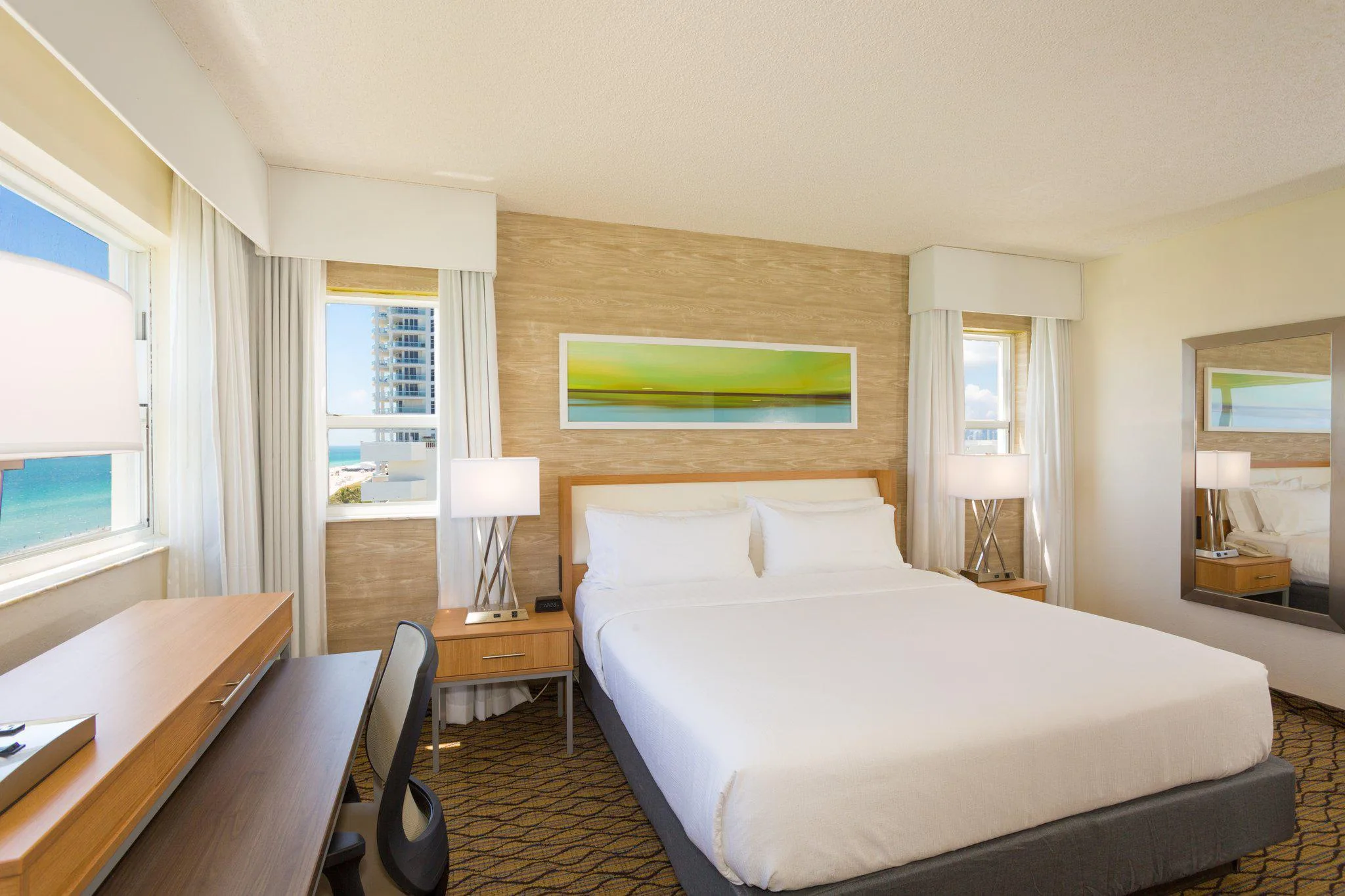 Holiday Inn Miami Beach-Oceanfront by IHG gallery image