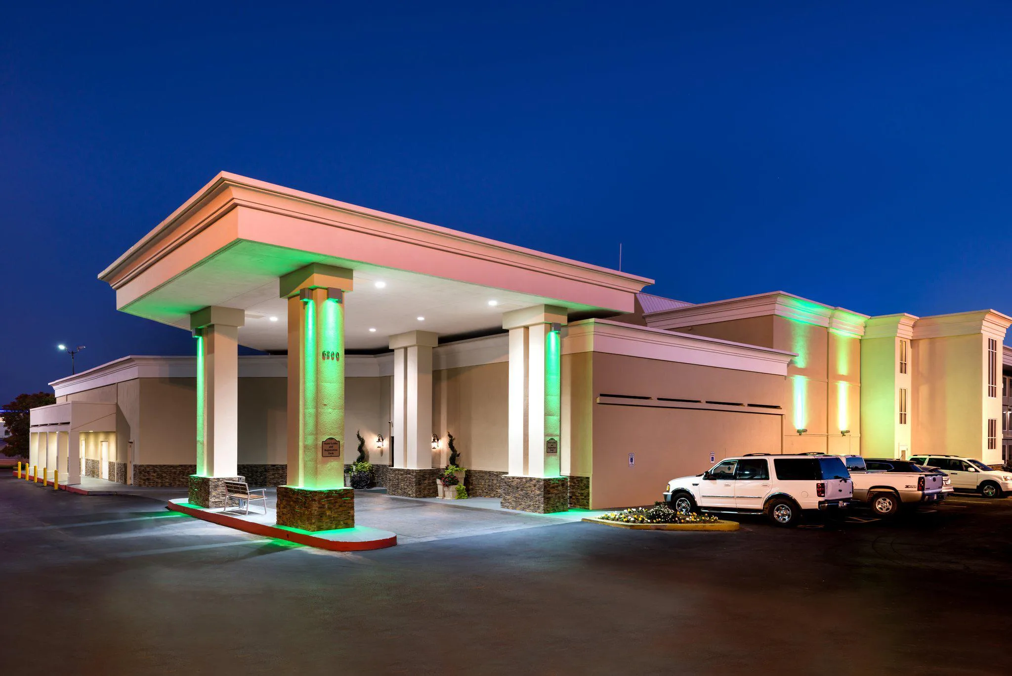 Holiday Inn & Suites Oklahoma City North by IHG primary photo