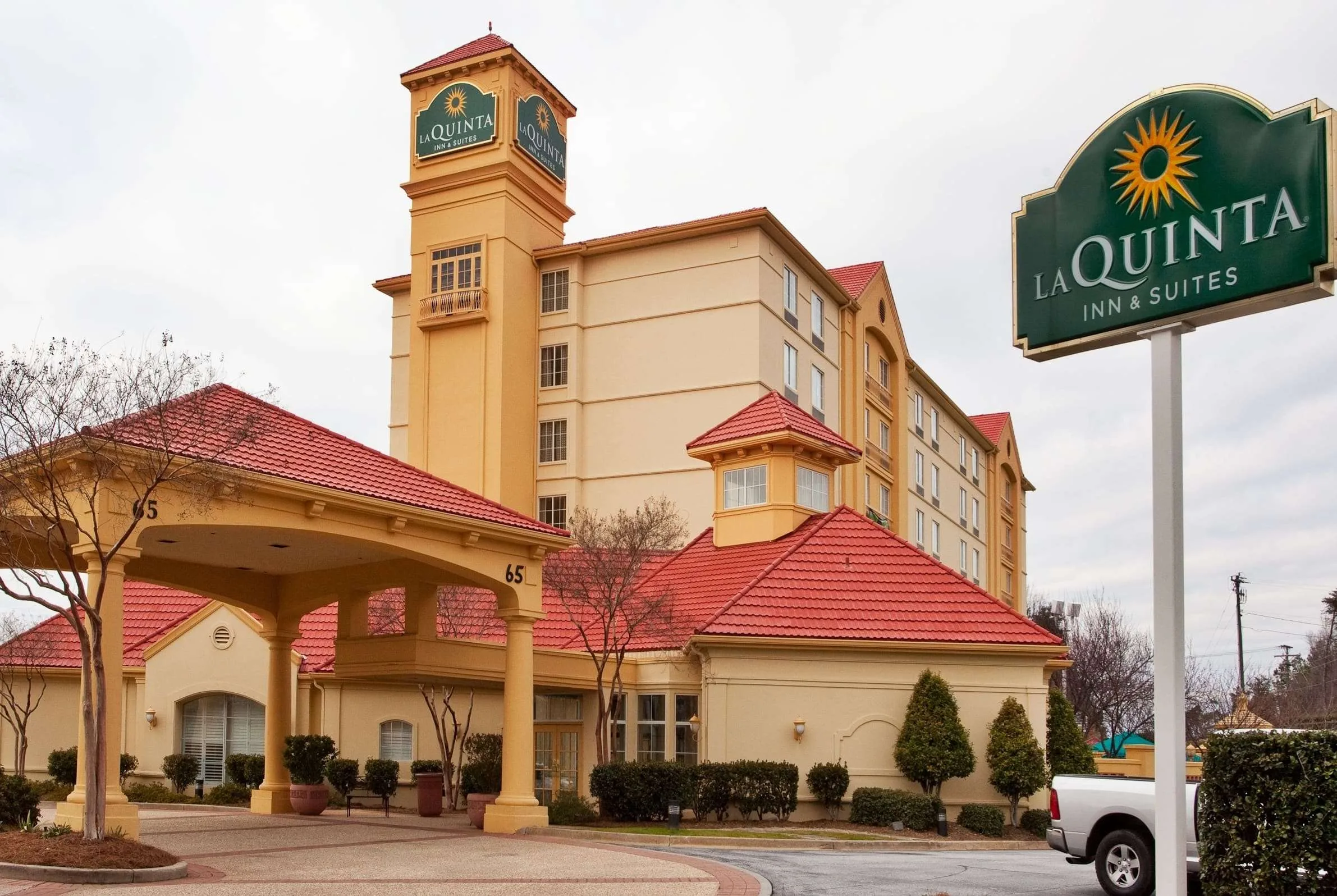 La Quinta Inn & Suites by Wyndham Greenville Haywood gallery image