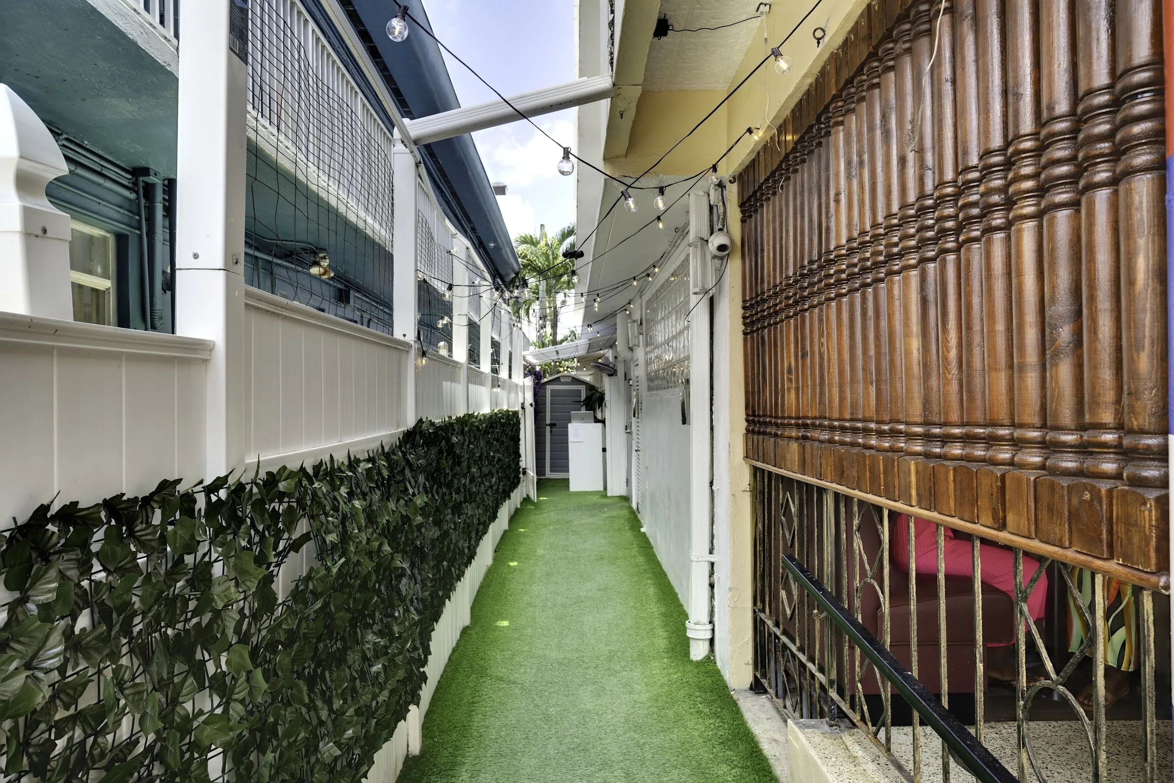 Miami International Apartments by Lowkl