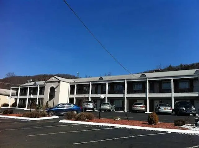 New Haven Inn gallery image