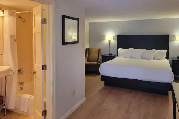 Port Inn and Suites Portsmouth, an Ascend Collection Hotel gallery image