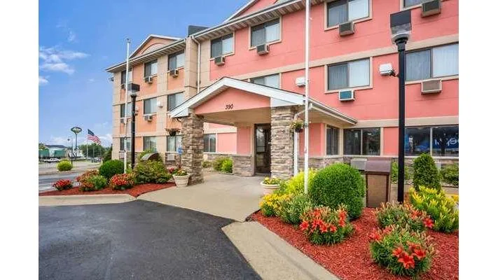 Quality Inn Cedar Rapids South primary photo