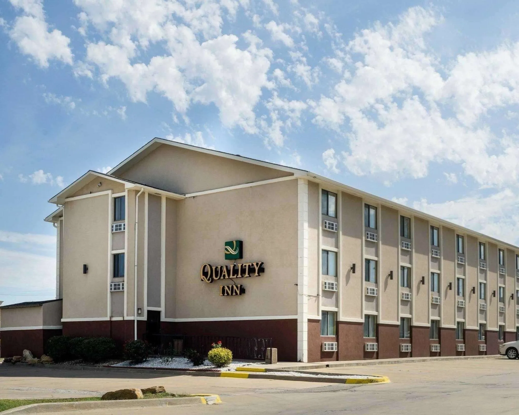 Quality Inn I-70 at Wanamaker primary photo