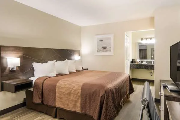 Quality Inn & Suites Dallas-Cityplace