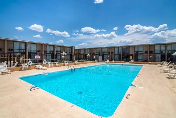 Quality Inn Taos gallery image