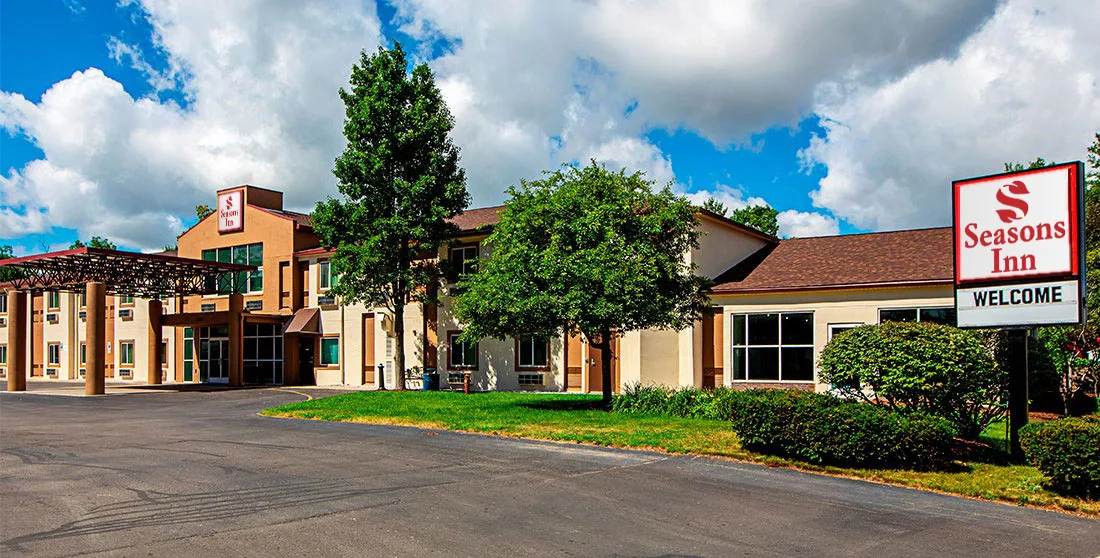 Seasons Inn Traverse City primary photo