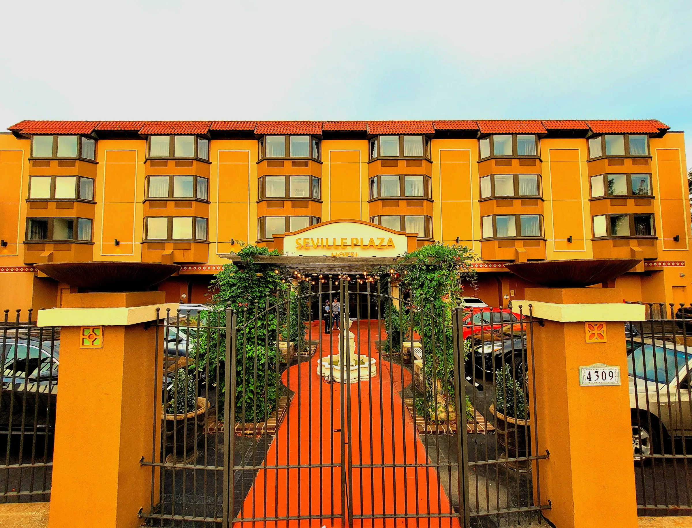 Seville Plaza Hotel, Trademark Collection by Wyndham gallery image