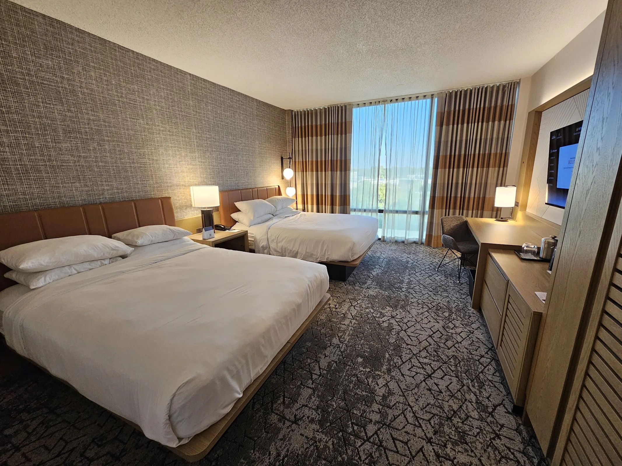 Sheraton Charlotte Hotel gallery image