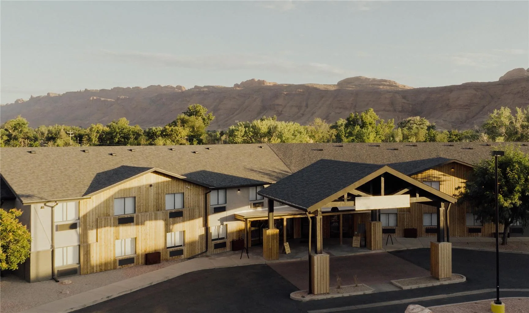Slackline Moab, Outset Collection by Hilton primary photo
