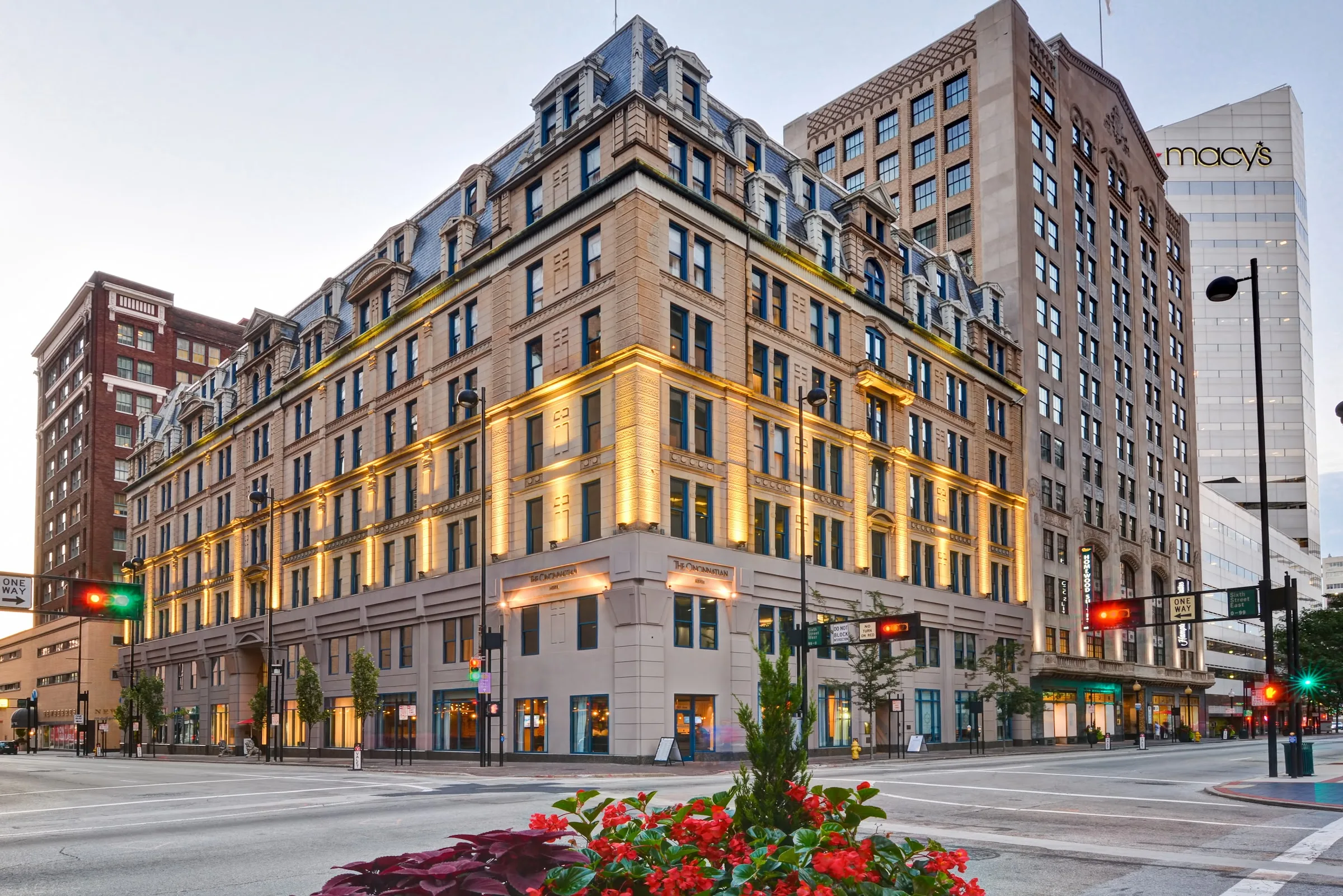 The Cincinnatian Hotel, Curio Collection by Hilton gallery image