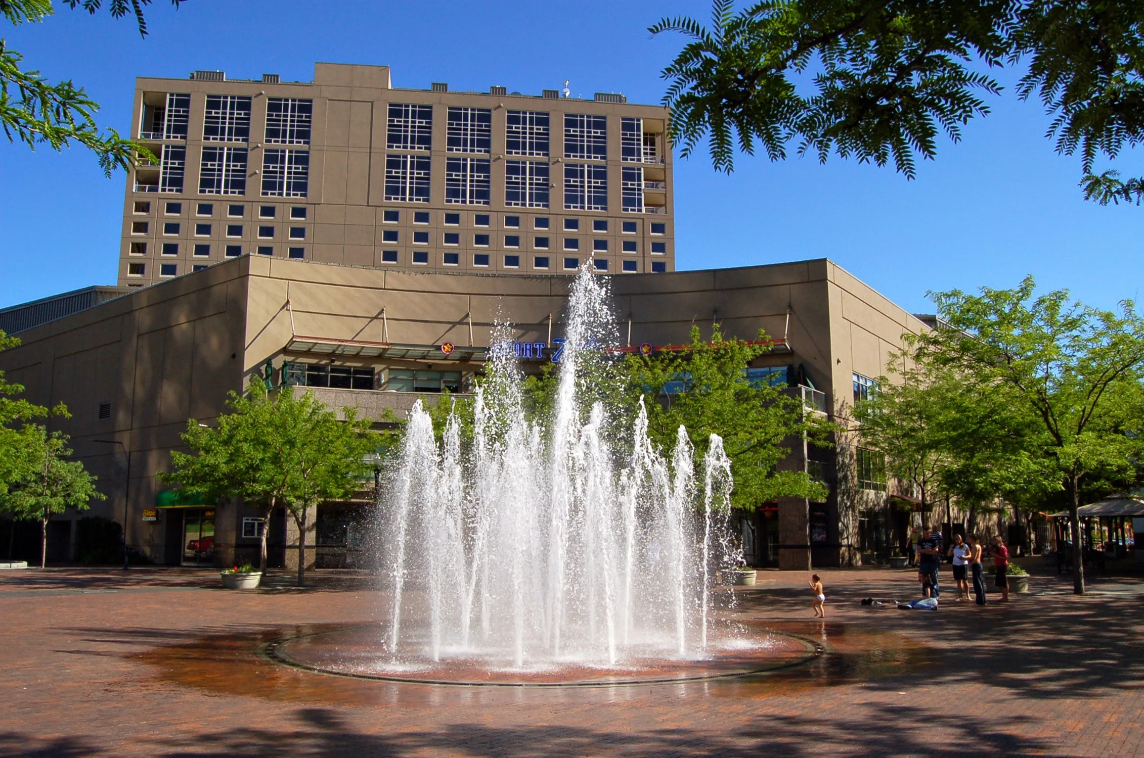 The Grove Hotel primary photo