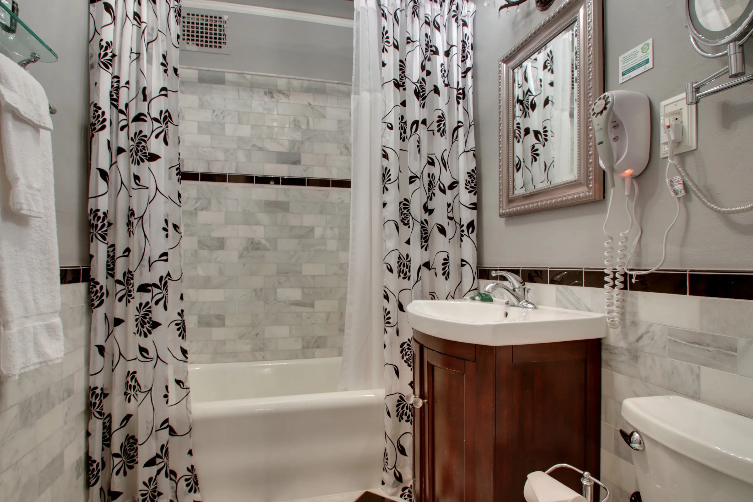 The Knickerbocker on the Lake gallery image