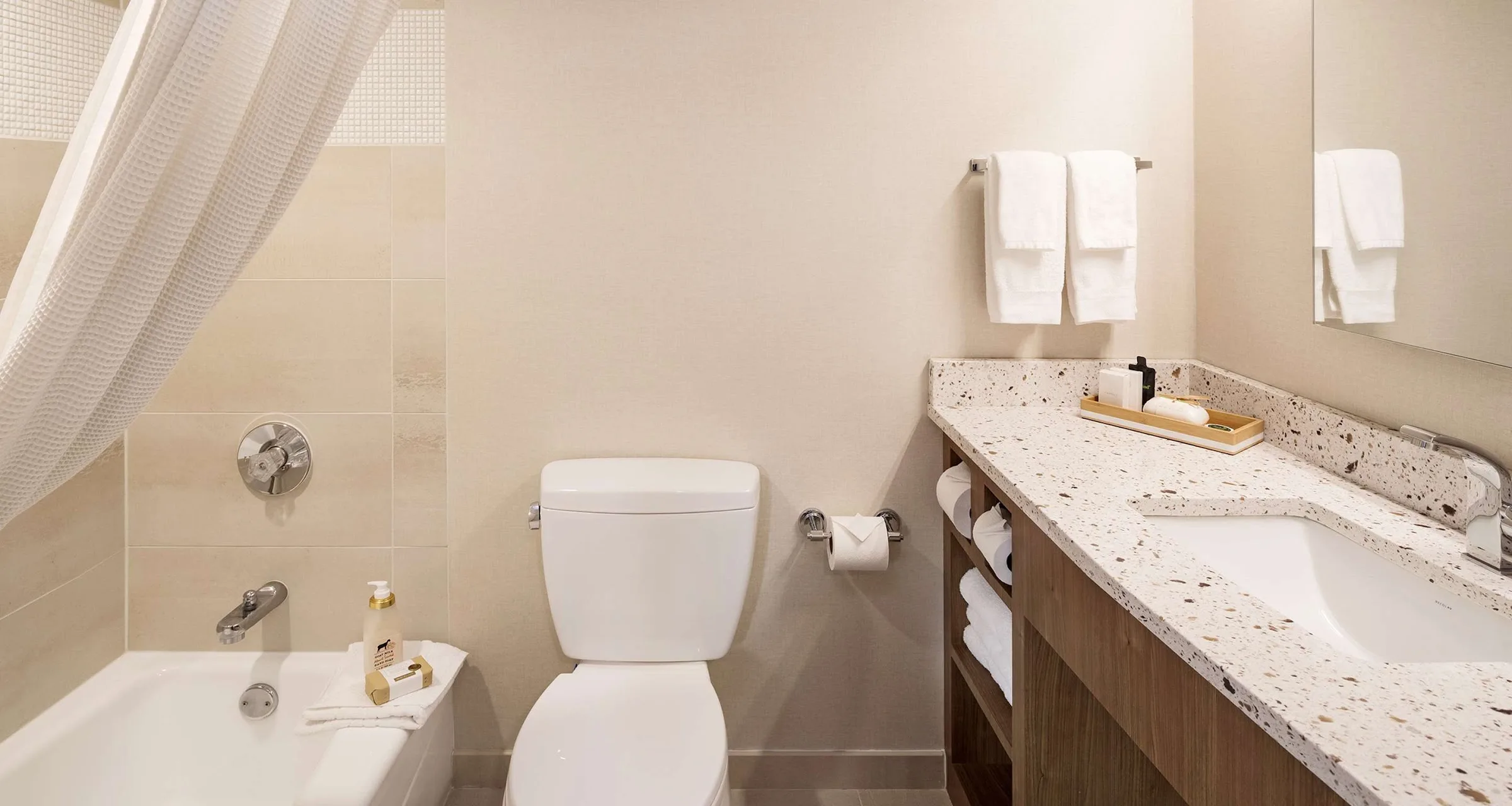 The Rushmore Hotel & Suites, BW Premier Collection gallery image