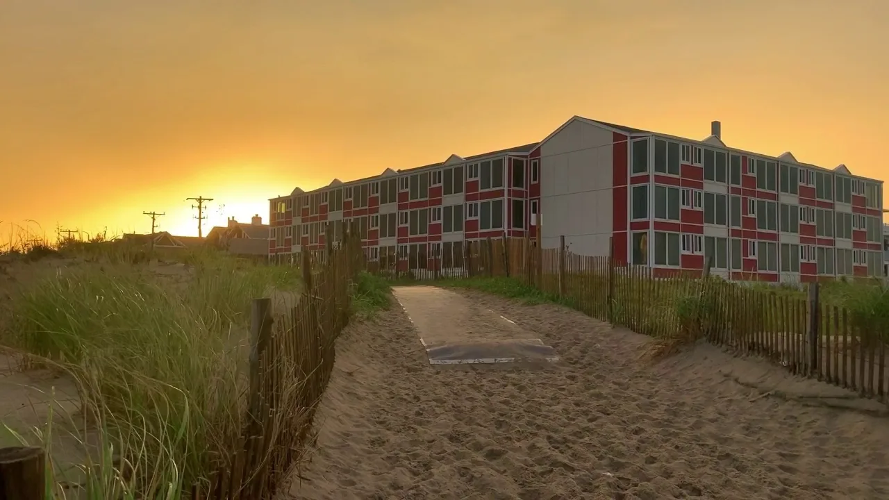 The Surf Club Oceanfront Hotel gallery image