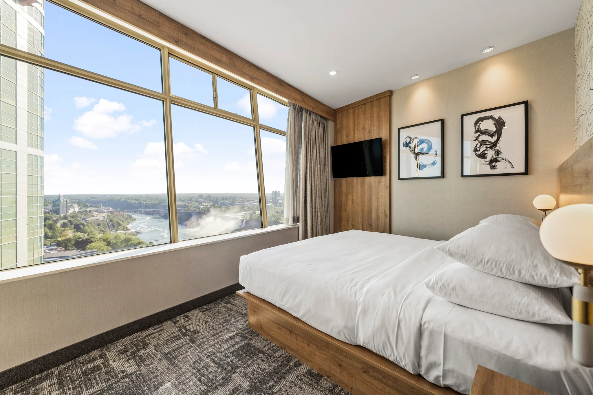 The Tower Hotel Fallsview gallery image