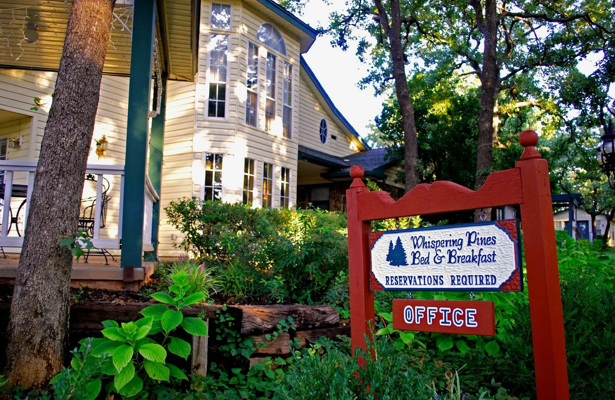 Whispering Pines Inn gallery image