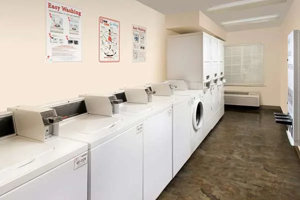 WoodSpring Suites Kansas City Mission gallery image