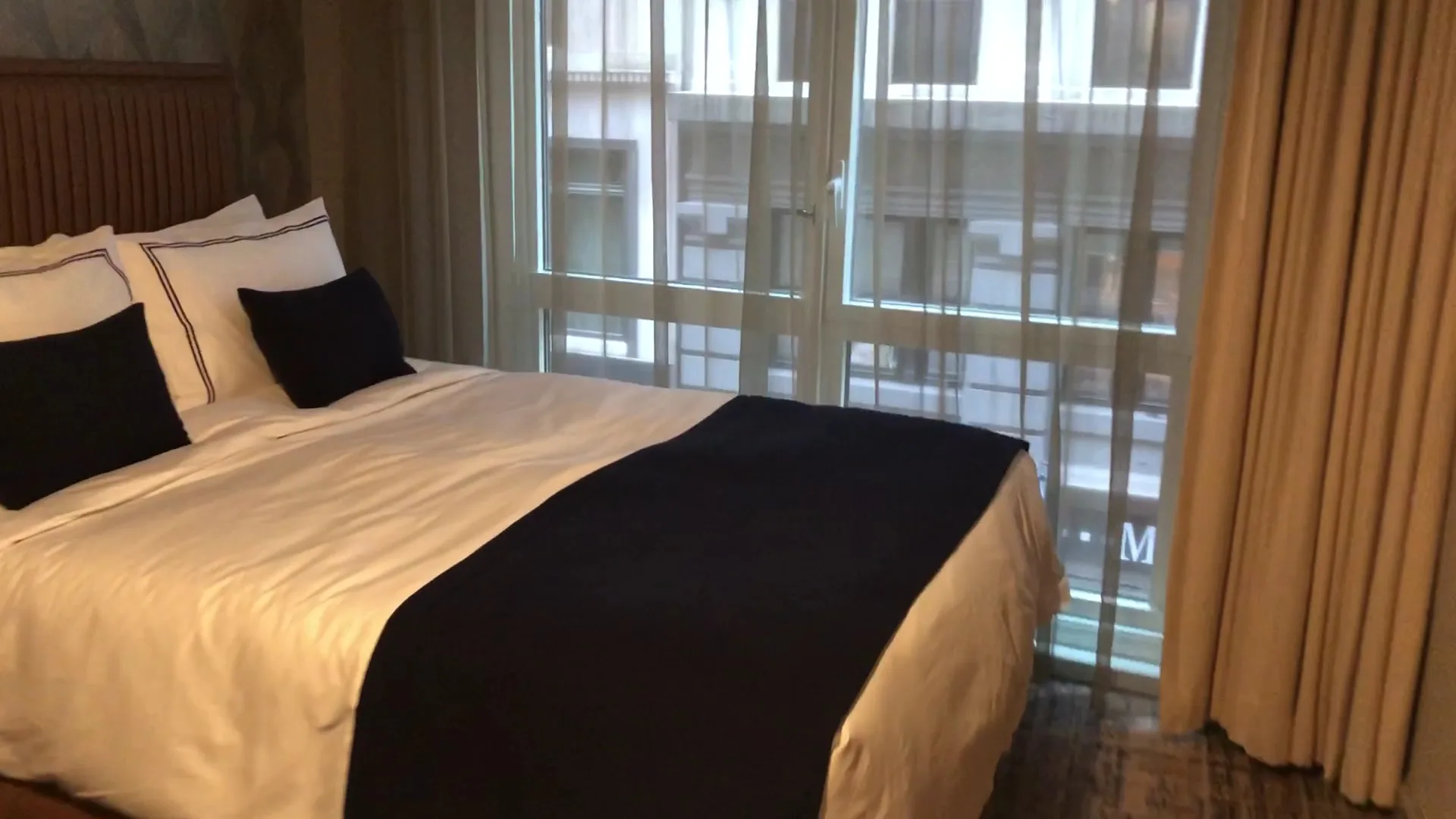 Artezen Hotel gallery image