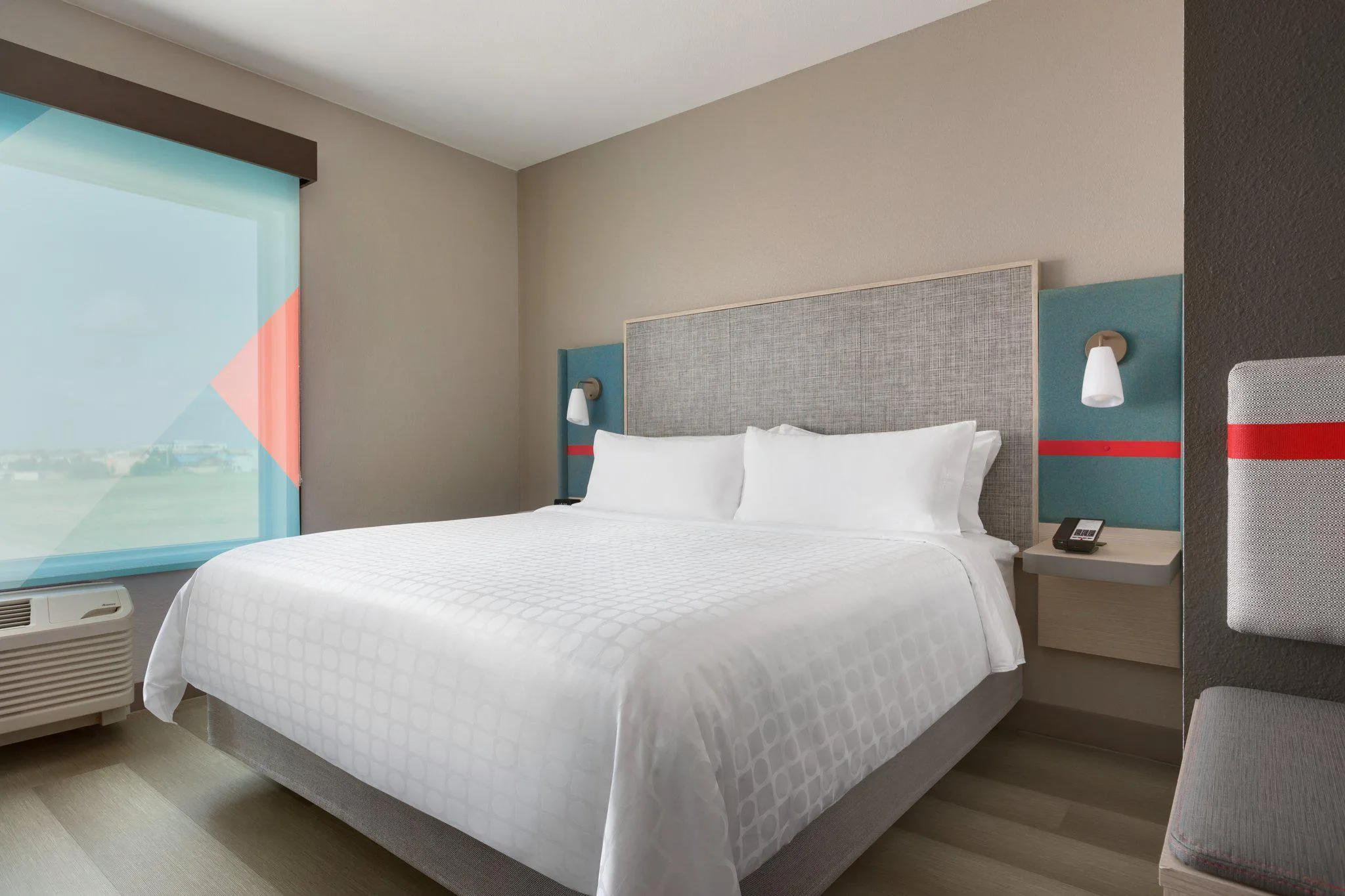avid hotel Cedar Rapids South - Arpt Area by IHG gallery image