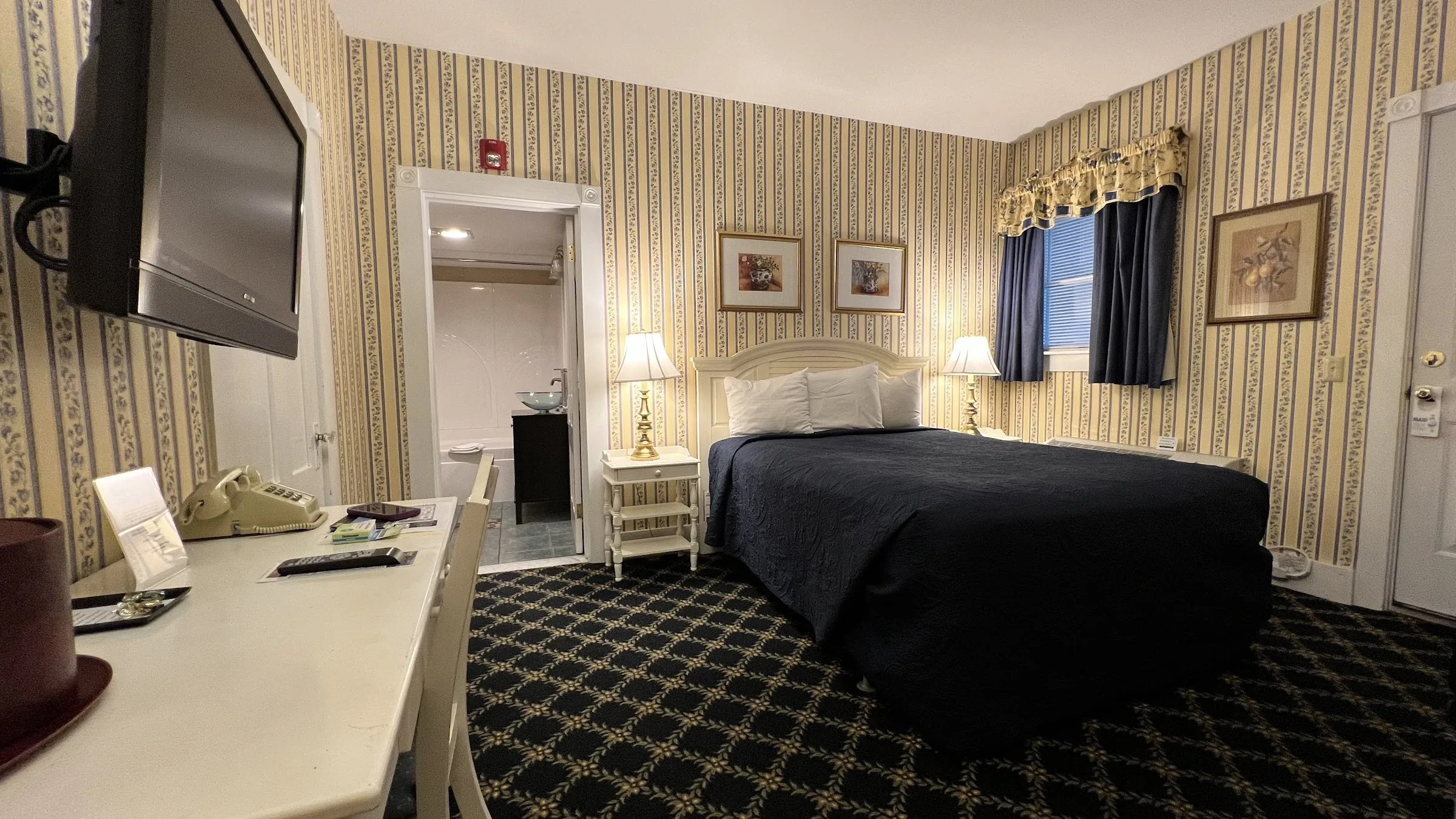 Bar Harbor Manor gallery image