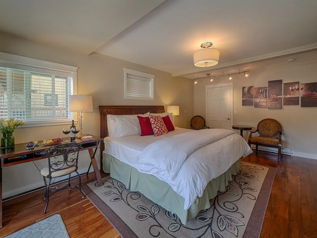 Beachside Villa Luxury Inn primary photo