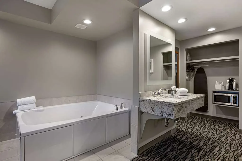 Best Western - On The Avenue gallery image