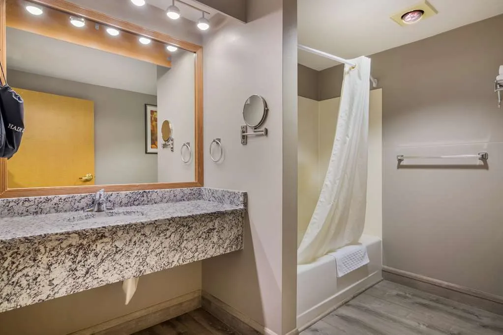 Best Western Plus Executive Court Inn & Conference Center gallery image