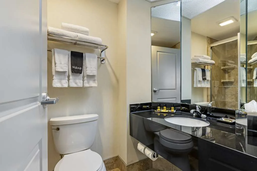 Best Western Plus InnTowner Madison gallery image