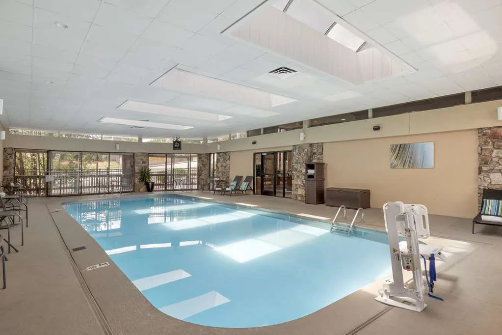 Best Western Plus Landing View Inn & Suites gallery image